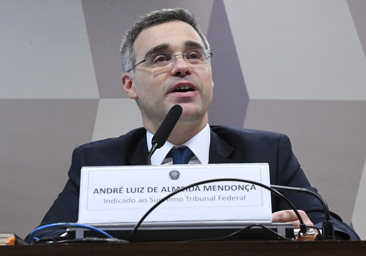 Por 47 votos a 32, Senado aprova André Mendonça para o STF
