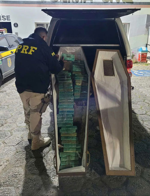 PRF apreende 50 kg de crack em caixão funerário em São Paulo