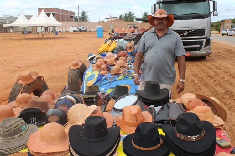 Brumado: Ambulante animado com boas vendas na Cavalgada dos Santos Reis