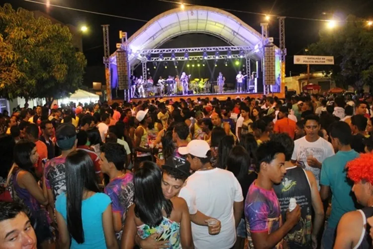 Guanambi mantem tradição de 30 anos realizando o Carnaval do Distrito Mutãs