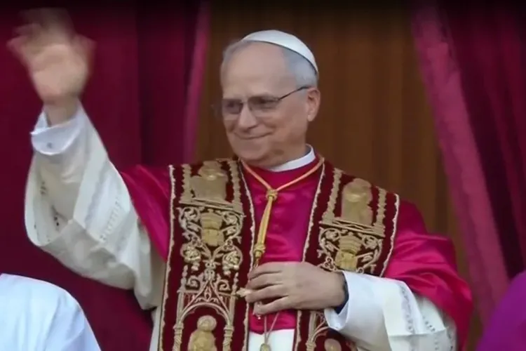 Papa promete continuar legado de Francisco de incluir pessoas LGBTQI+