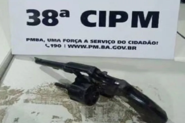 Homem é preso portando arma de fogo em evento festivo em Riacho de Santana