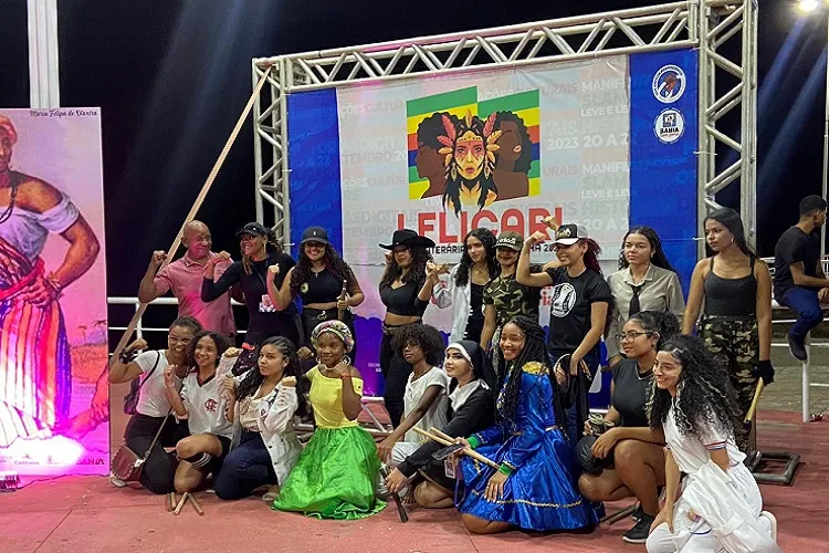 Estudantes protagonizam atividades artísticas e culturais em festival literário em Carinhanha