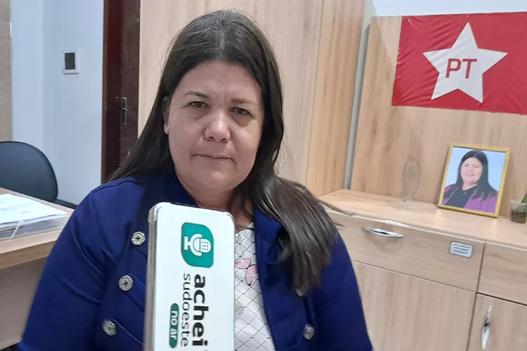 Brumado: Politicagem do prefeito travou criação do Conselho da Mulher, alega vereadora