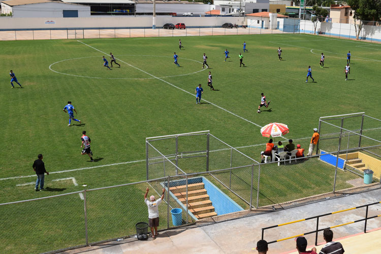 Magnesita e Vitória farão a final solidária do campeonato brumadense de futebol sub-20