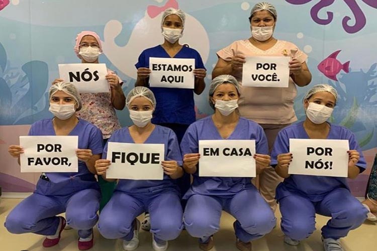 'Estamos aqui por vocês, fiquem em casa por nós': Equipe do hospital de Brumado faz alerta ao coronavírus