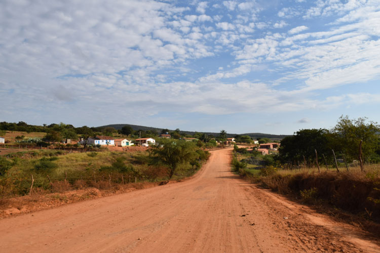 Brumado: Liberados mais 1,5 milhão para pavimentação asfáltica da estrada de Samambaia a Ubiraçaba