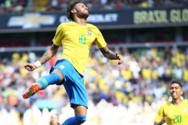 Brasil bate a Croácia com gols de Neymar e Firmino