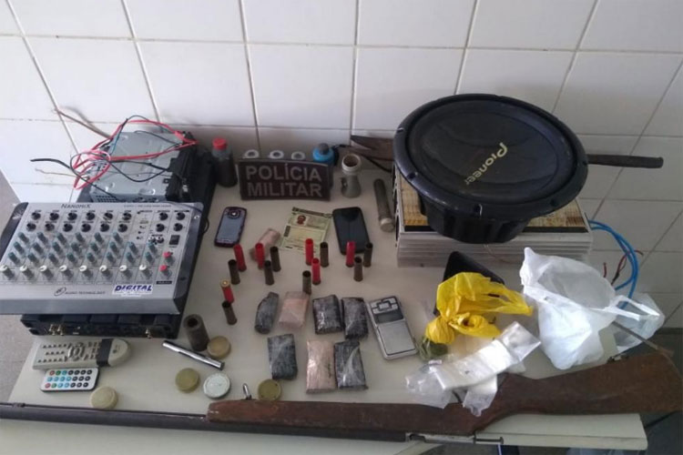 Guanambi: PM apreende drogas, arma artesanal e material furtado na zona rural