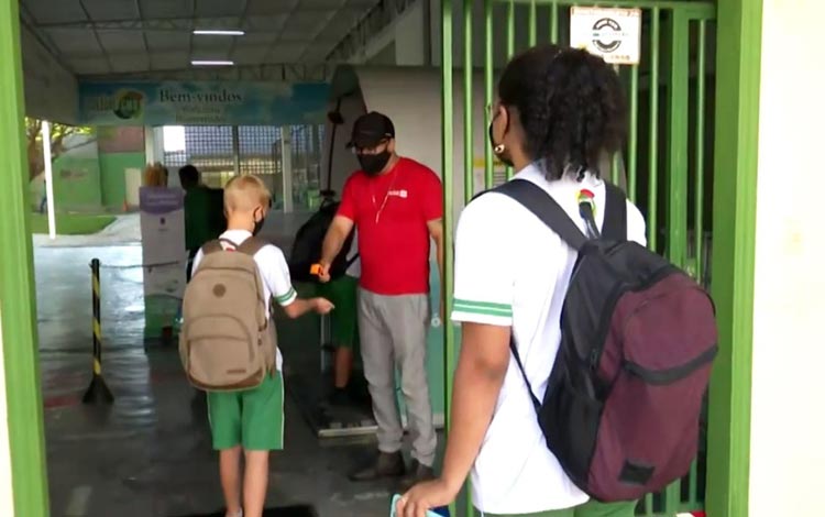 Covid-19: Aulas presenciais são retomadas em escolas particulares em Luís Eduardo Magalhães