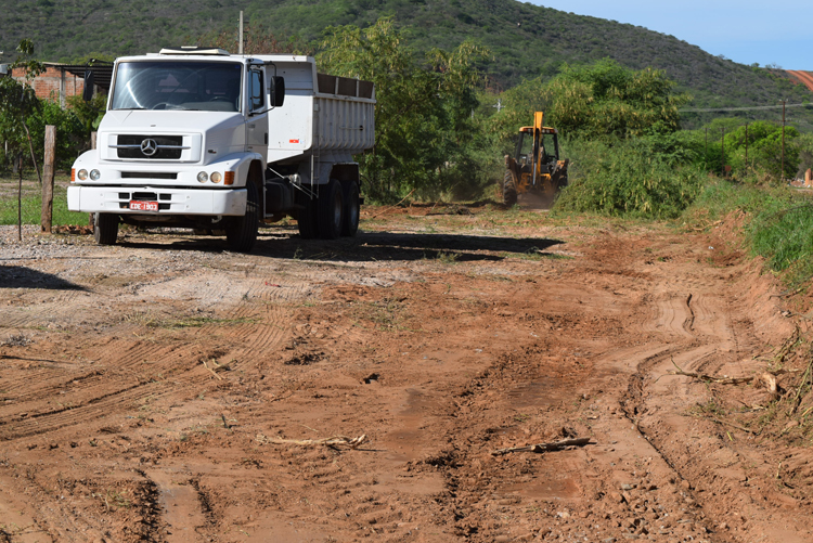 Brumado: Prefeitura retoma obras para construção da via marginal à linha férrea