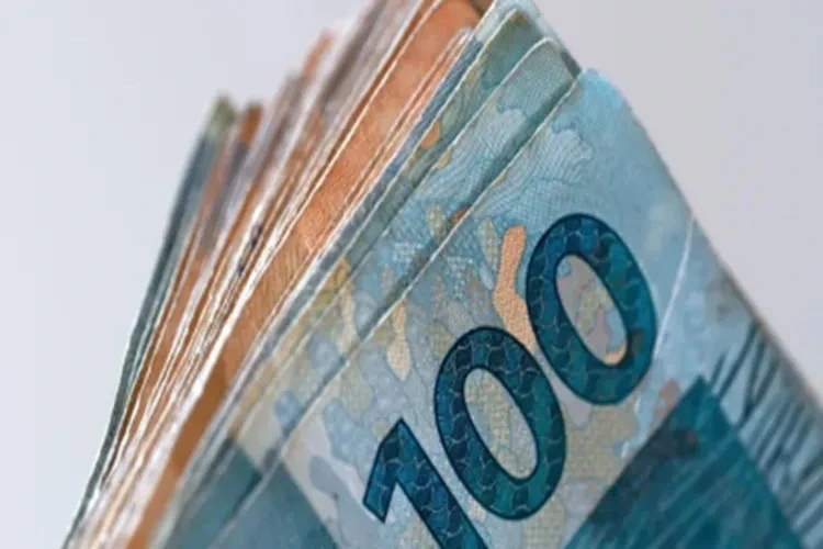 Governo confirma salário mínimo de R$ 1.621 em 2026