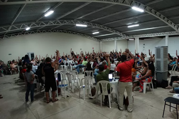 Guanambi: Prefeitura freia greve parcelando reajuste dos professores