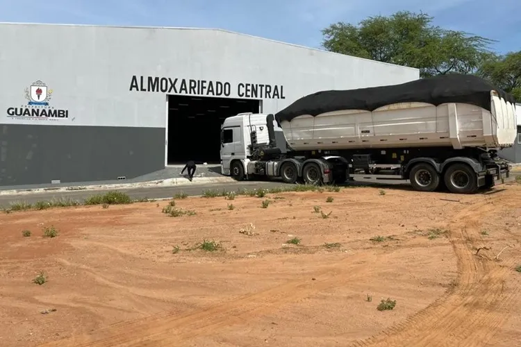 Seca: Guanambi já recebeu 80 toneladas de silagem para socorrer produtores rurais