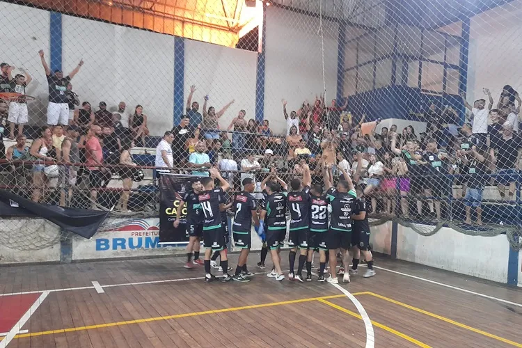 Brumado: Laricas goleia e fará clássico contra União na final da Copa Brahma de Futsal