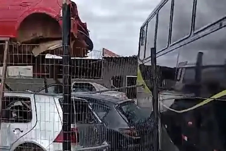 Ônibus falta freio em aveinda e motorista evita tragédia em Guanambi