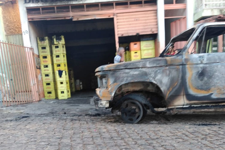 Distribuidora de bebidas pega fogo em Brumado
