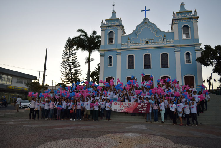 Caminhada marca campanha Outubro Rosa e lança Novembro Azul em Brumado