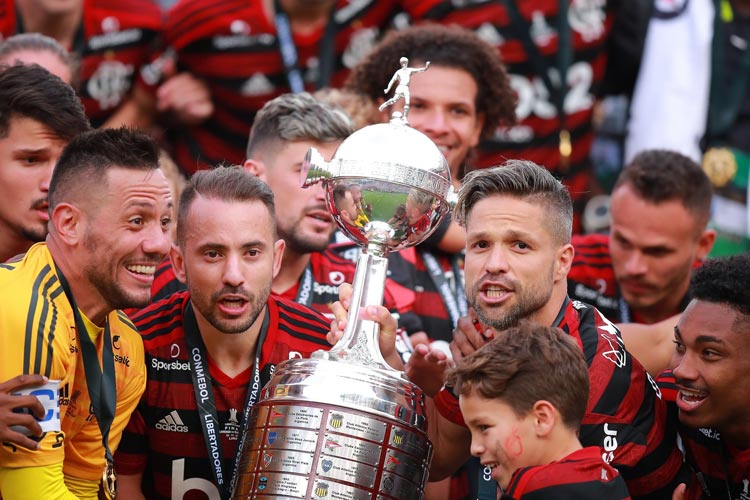 Campeão Brasileiro: Flamengo ganha mais um título em menos de 24 horas