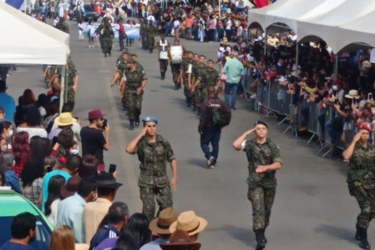 População de Caetité revive Independência da Bahia com o tradicional desfile de 02 de Julho