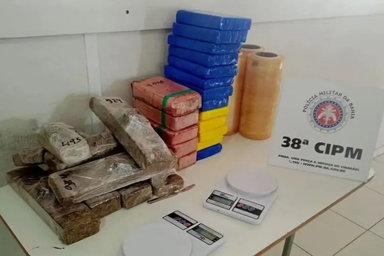 Polícia Militar apreende quase 27 kg de drogas em Bom Jesus da Lapa