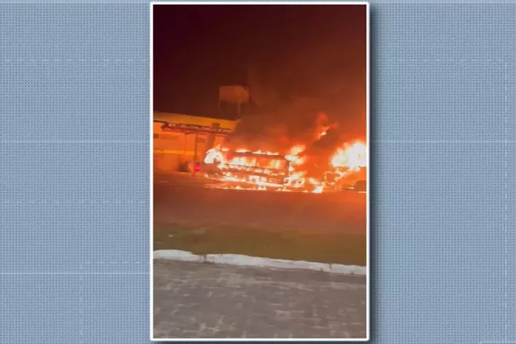 Amargosa: Ônibus estacionados em pátio de rodoviária pegam fogo