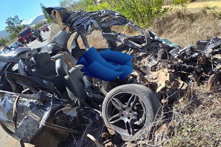 Ituaçu: Homem morre ao colidir veículo com ônibus escolar que transportava alunos para o Enem