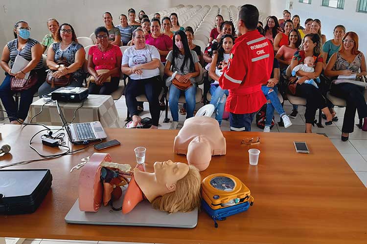 Brumado: Cuidadores de creche recebem treinamento em primeiros socorros