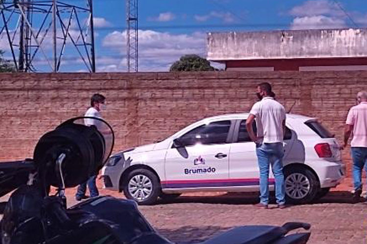 Vereador Nem é flagrado com a Brumalimp participando de licitação com carro da Câmara de Brumado