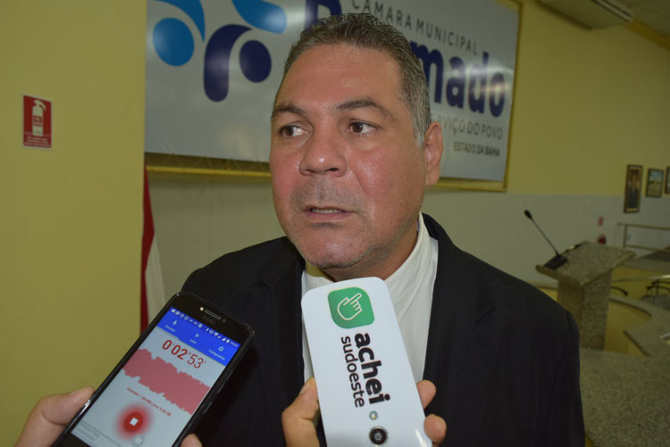 'Os salários dos vereadores estão defasados', afirma presidente da câmara de Brumado