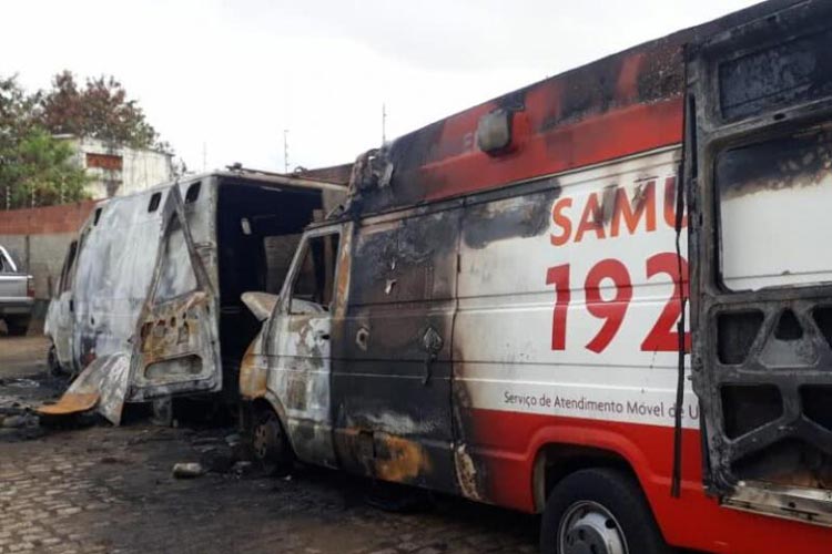 Guanambi: Duas ambulâncias do Samu pegam fogo dentro de oficina