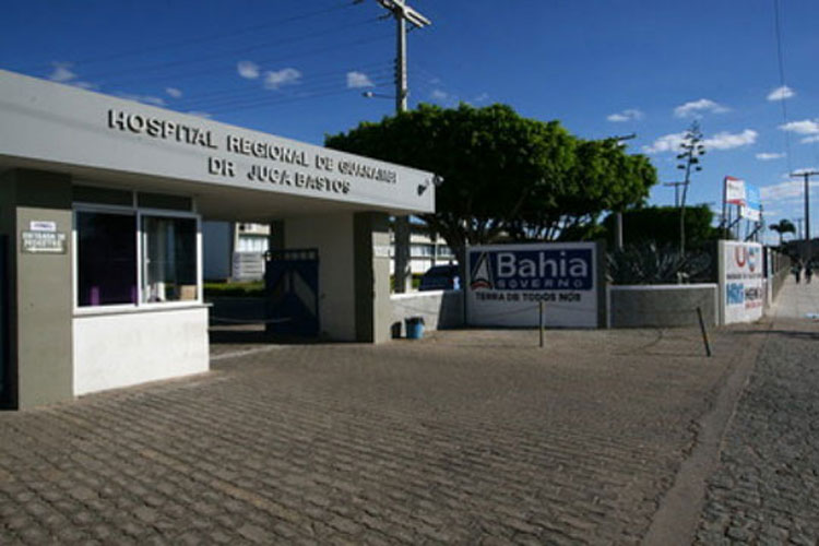 Jovem saca simulacro de pistola na emergência do Hospital Regional de Guanambi