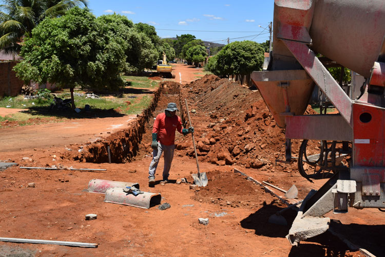 Brumado: Prefeitura inicia obra de urbanização na Rua Padre Cícero