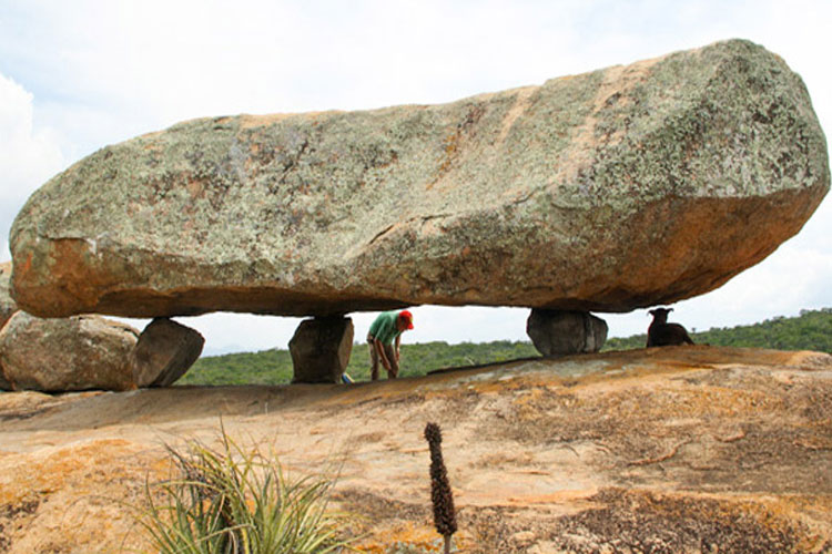 Formação rochosa rara está localizada no Povoado de Santana em Paramirim