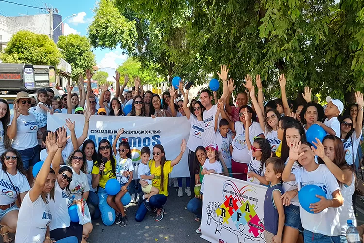 Dia do Autismo é lembrado com caminhada, confraternização e protesto em Brumado