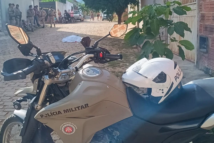 Homens em carro alvejam e matam jovem de 24 anos em Brumado