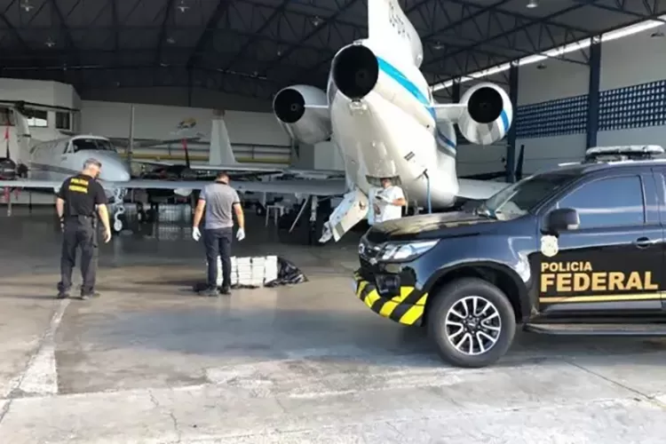 Avião da Igreja do Evangelho Quadrangular é apreendido transportando 290 kg de maconha