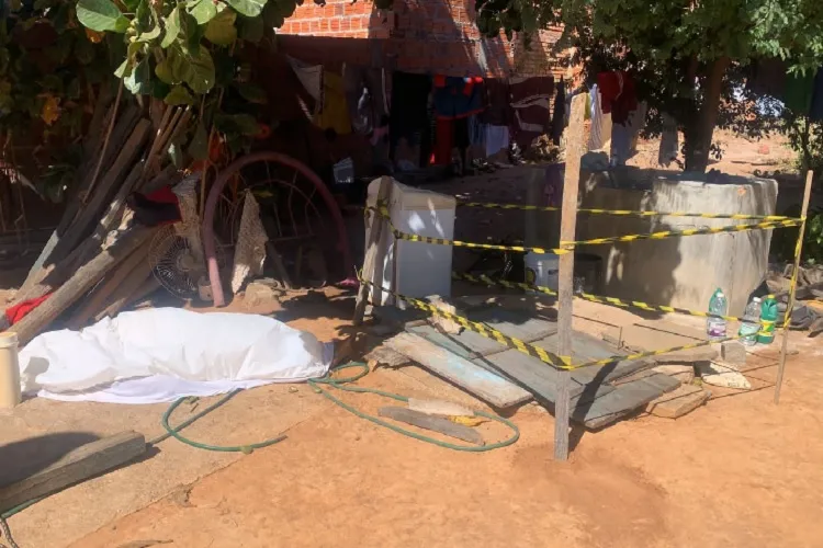 Homem cai em poço e morre após piso ceder no quintal de sua residência em Caetité