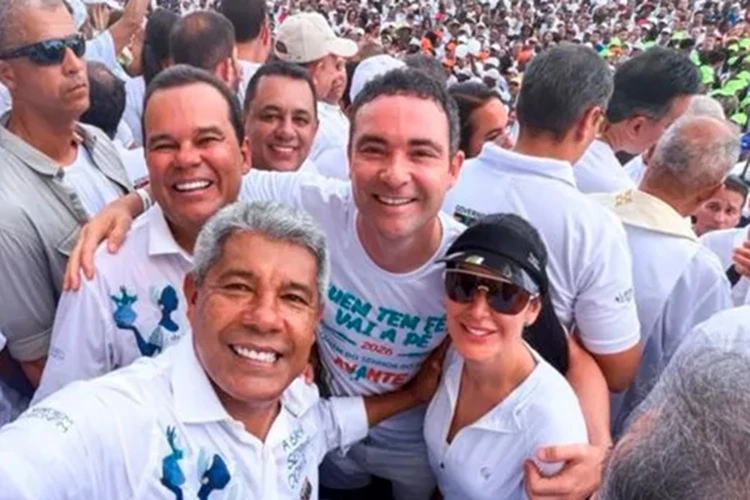 Prefeito de Brumado participa da Lavagem do Bonfim ao lado do governador