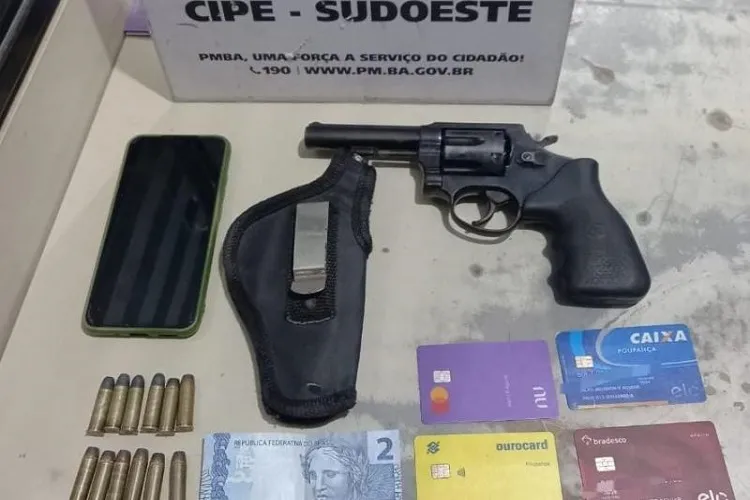 Lagoa Real: Cipe Sudoeste prende homem em hotel por porte ilegal de arma de fogo