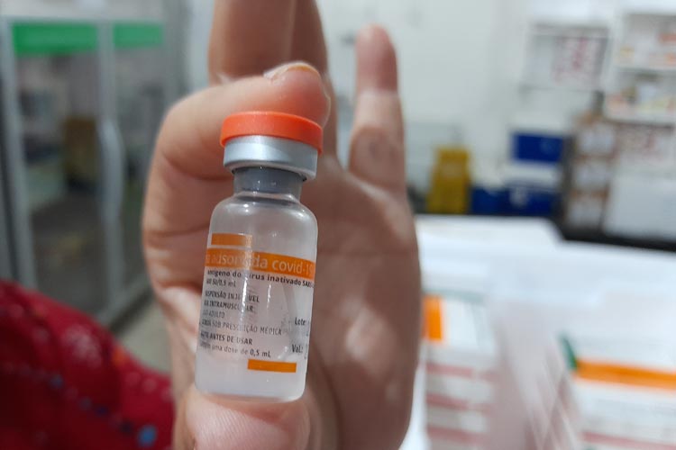 Bahia recebeu cerca de 54600 doses da vacina Coronavac nesta segunda-feira