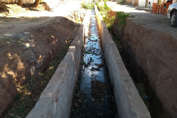 Brumado: Moradores da Padre Cícero pedem conclusão das obras na via