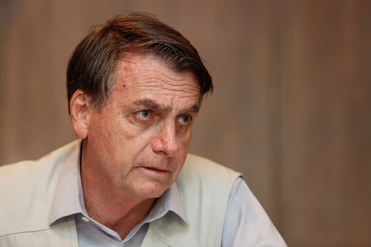 MP propõe ação contra Bolsonaro por improbidade