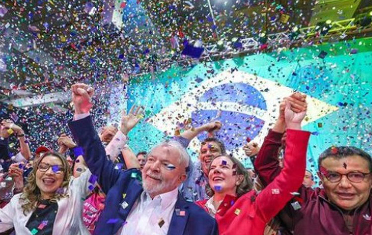 Eleições 2022: PT oficializa Lula à presidência com Alckmin vice