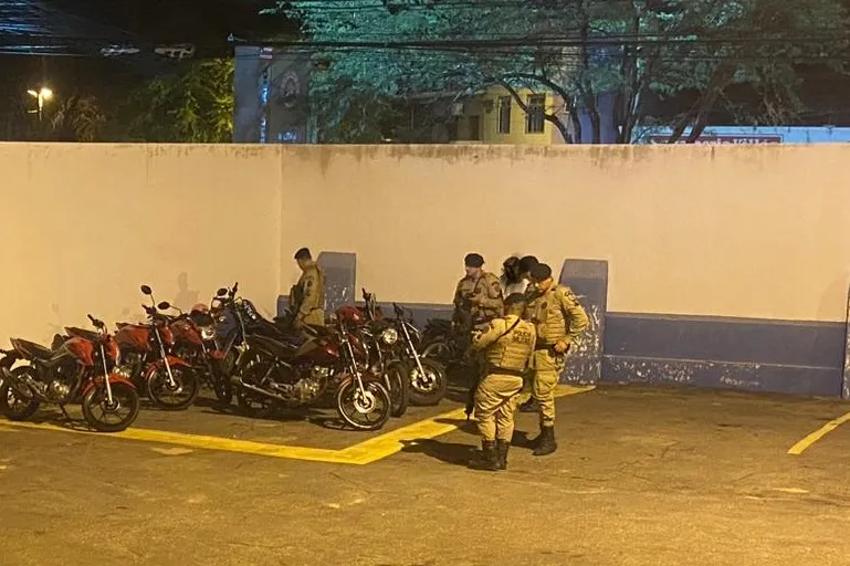 'Rolezinho de Natal': PM apreende motocicletas por perturbação ao sossego em Brumado