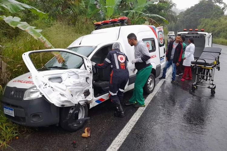 Servidores de Ubatã morrem após acidente com ambulância na BR-330