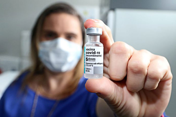 Bahia recebe remessa com 351.750 doses de vacinas contra a Covid-19 para a primeira aplicação