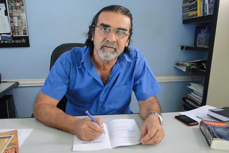 Brumado: Zé Walter escreve cordel de despedida a seu irmão Moraes Moreira