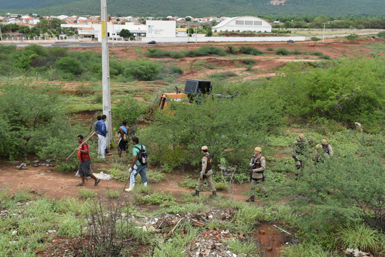 Com apoio da Polícia Militar, prefeitura impede invasão de terra em Brumado