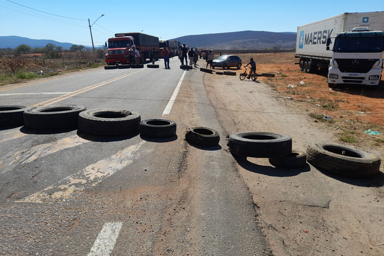 Caminhoneiros realizam bloqueio em Brumado e demais cidade do sudoeste baiano